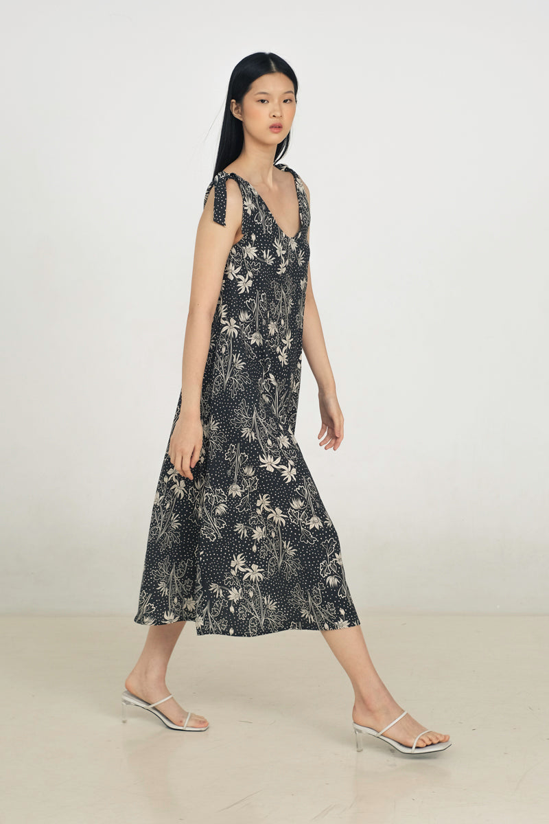 Nesia Dress in Petunia