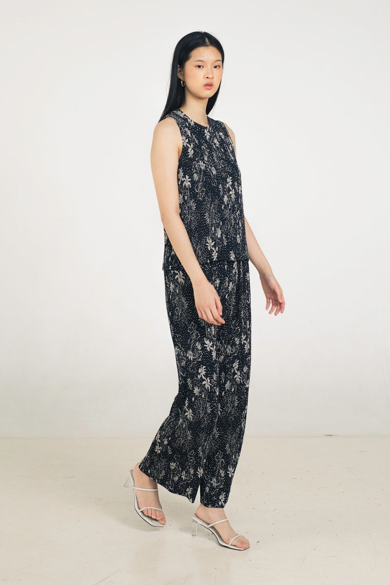 June Pleated Top in Petunia
