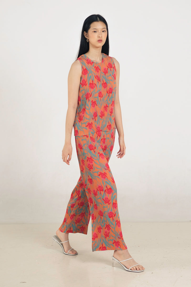 June Pleated Top in Canna