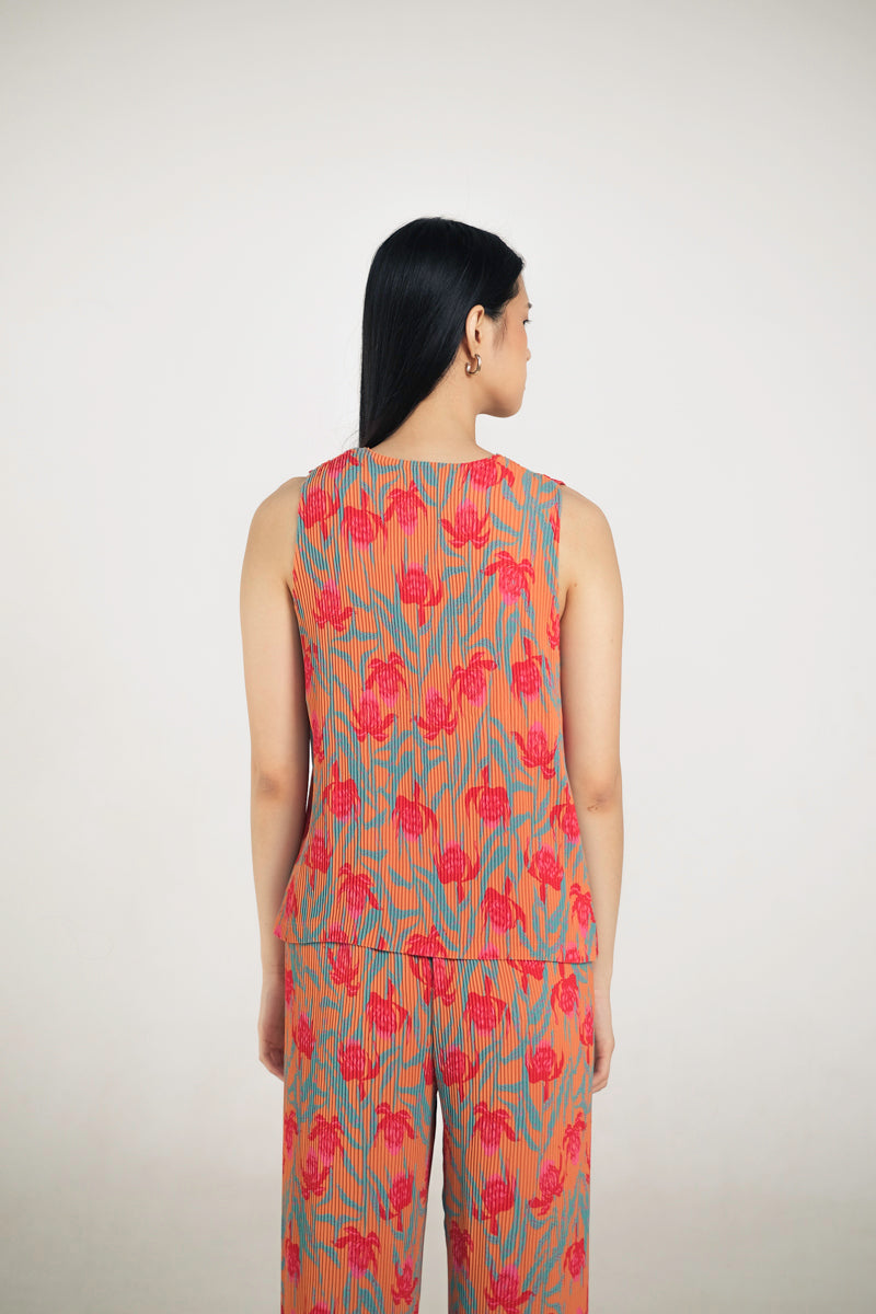 June Pleated Top in Canna