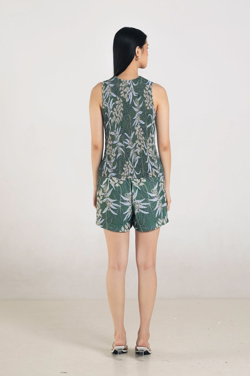 Blake Pleated Shorts in Anthurium