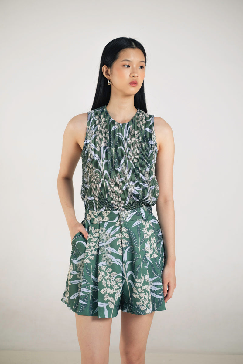 Blake Pleated Shorts in Anthurium