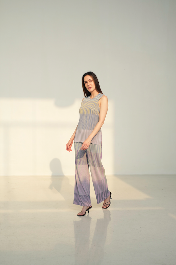 Jim pleated top in Caspi