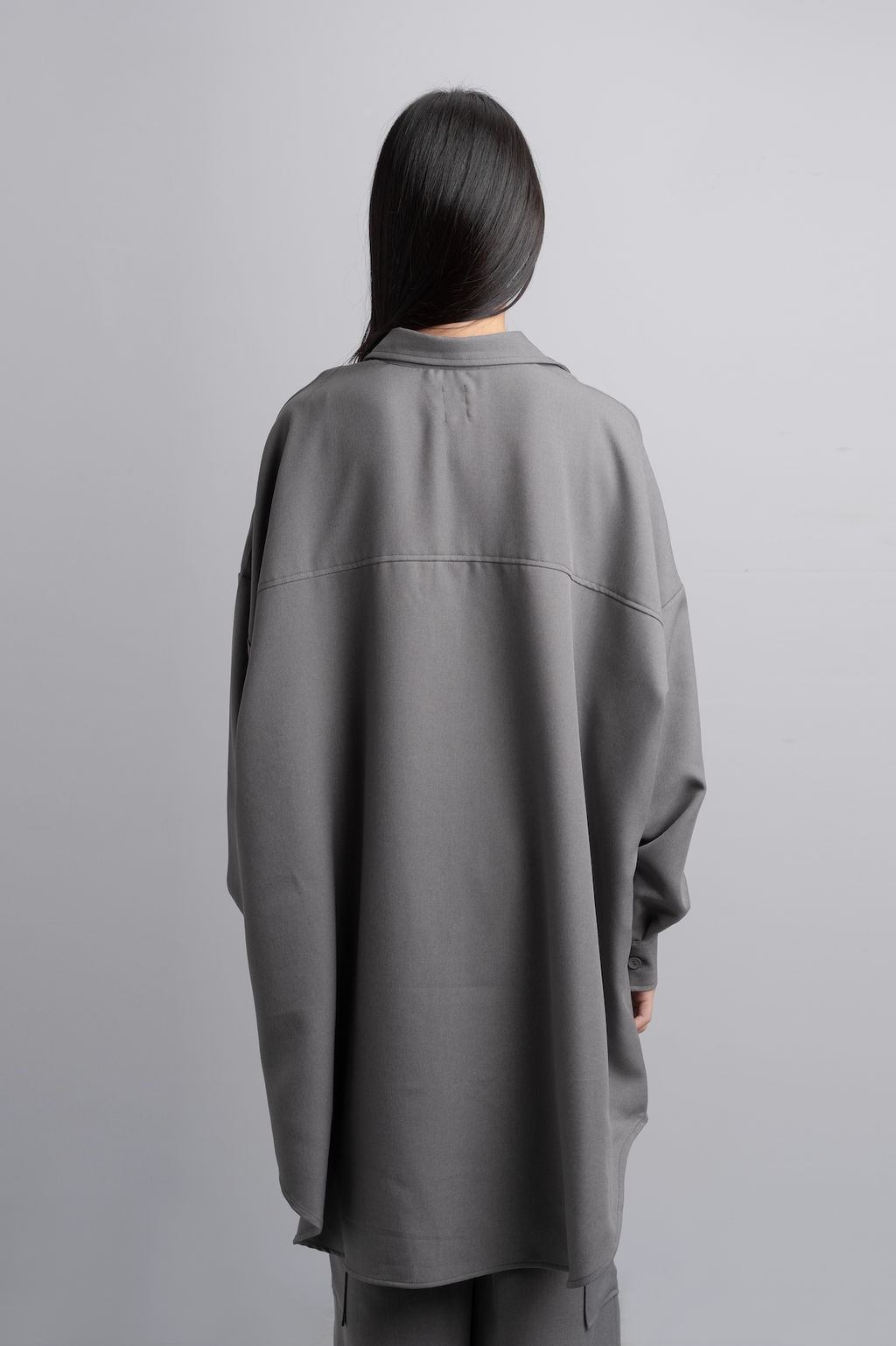 Eva Oversize Shirt in Charcoal