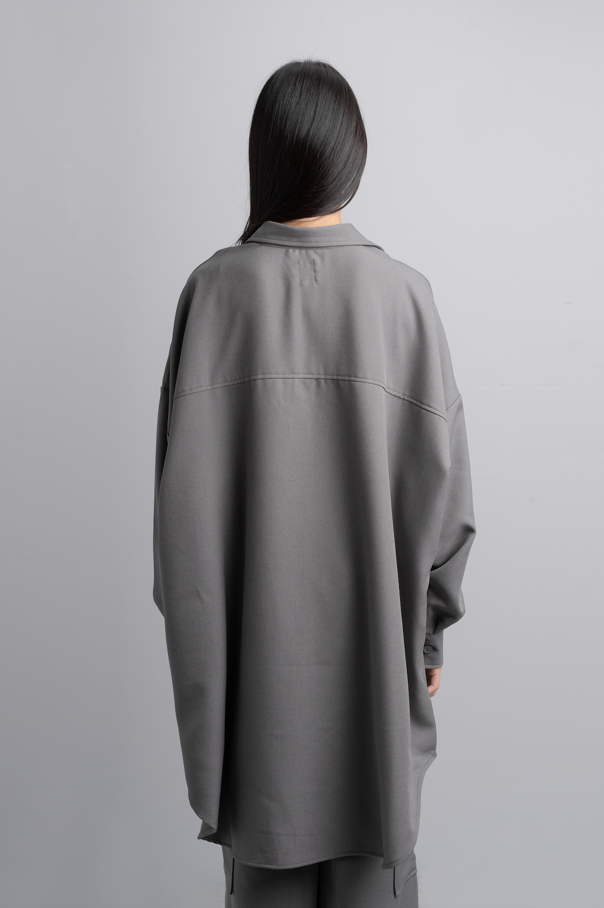 Eva Oversize Shirt in Charcoal