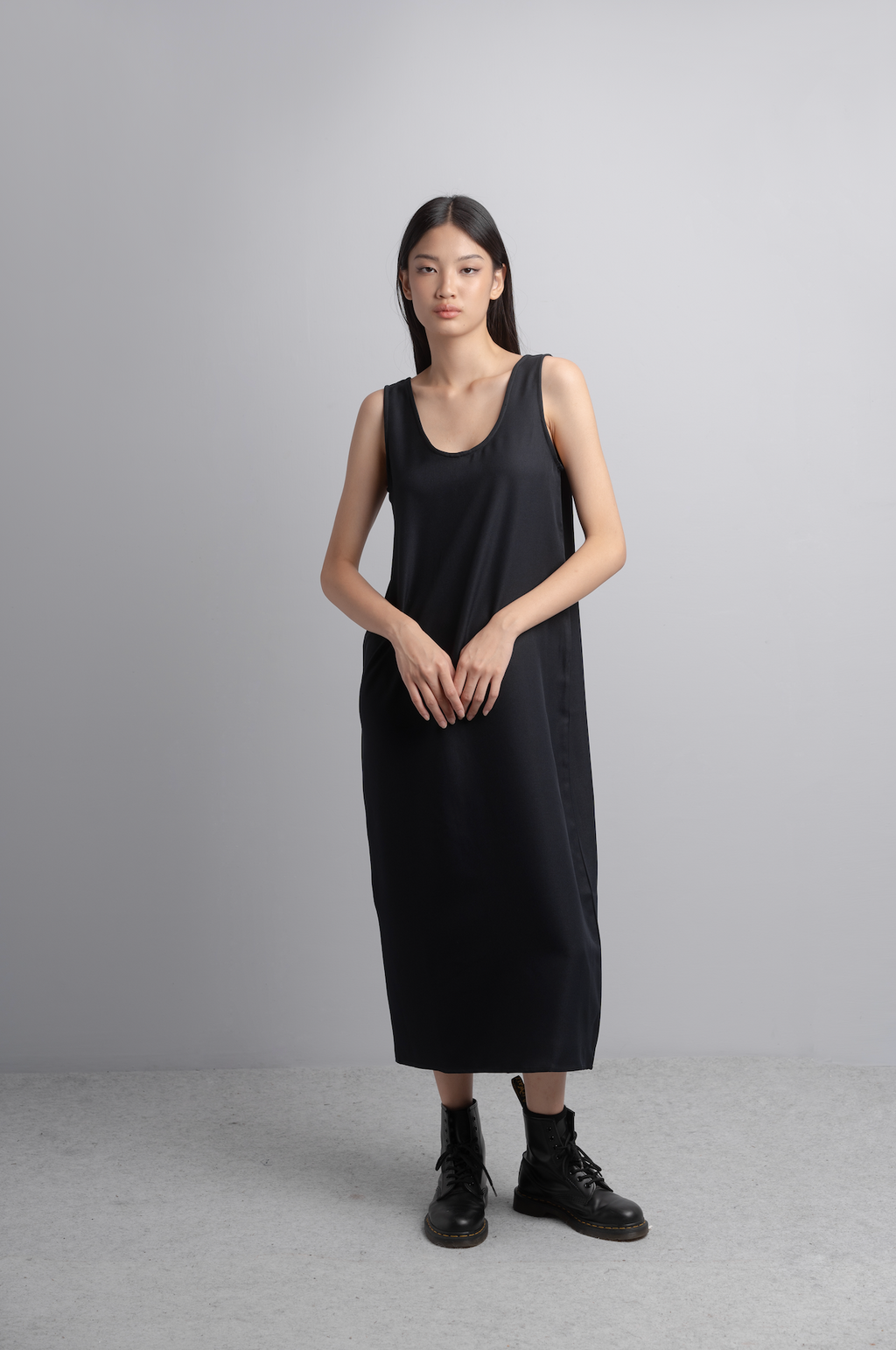 Nikki Midi Dress in Midnight