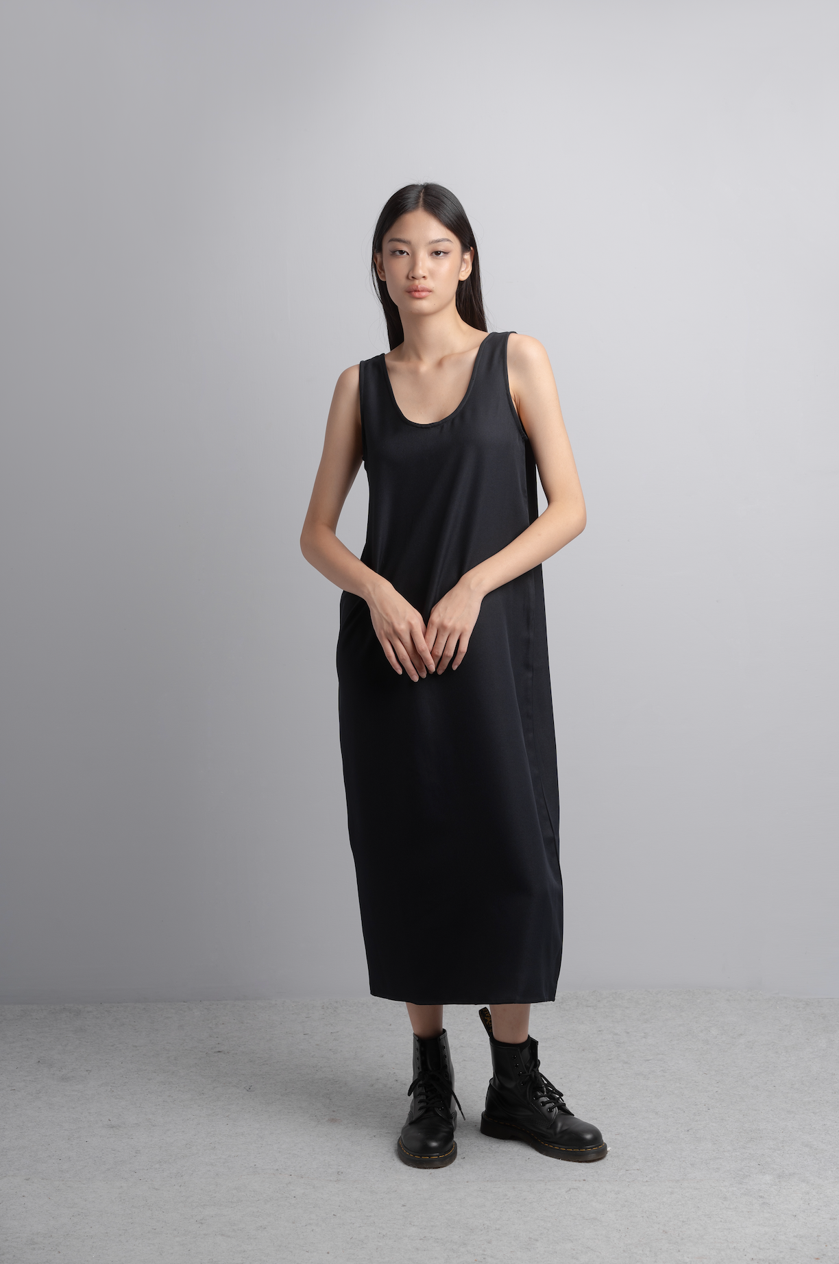 Nikki Midi Dress in Midnight