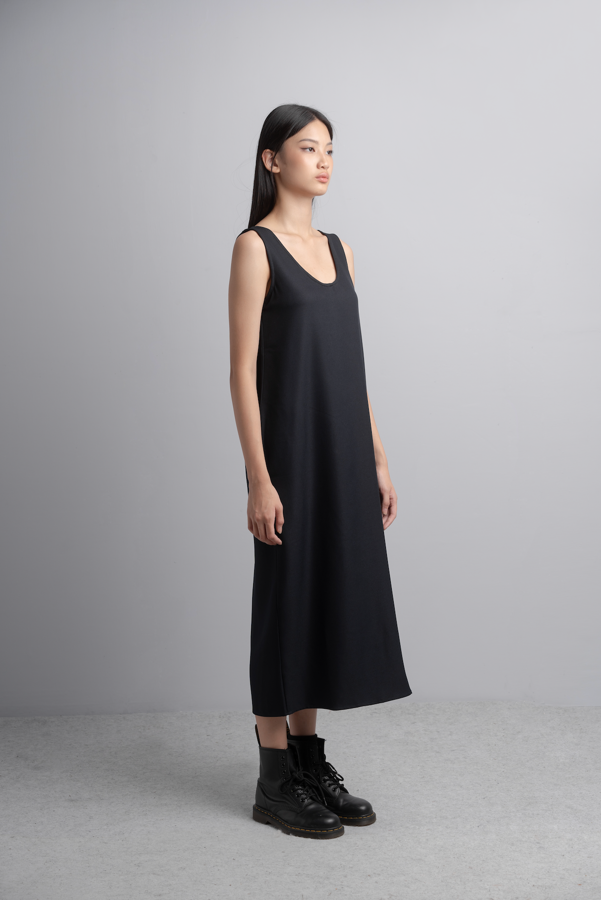 Nikki Midi Dress in Midnight