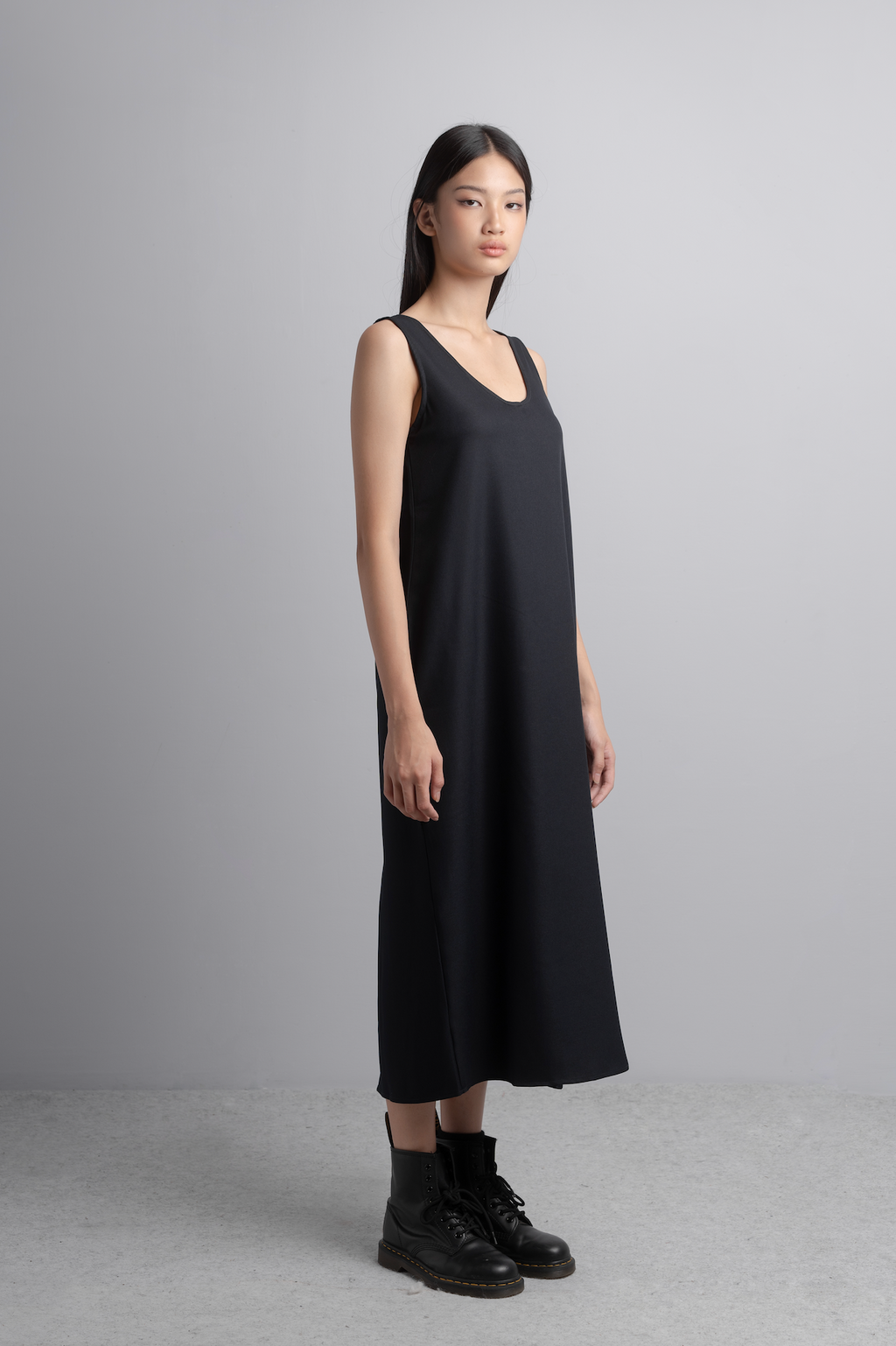 Nikki Midi Dress in Midnight