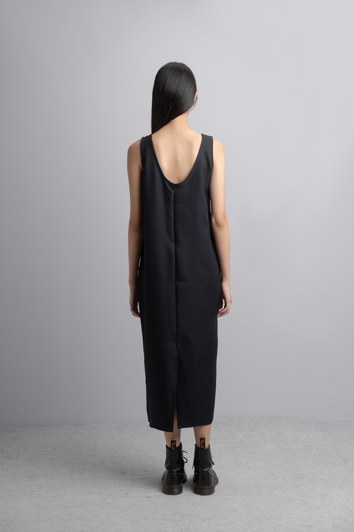 Nikki Midi Dress in Midnight